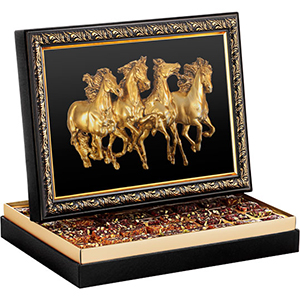 Camlı Altın At Çerçeveli Çikolata Kutusu